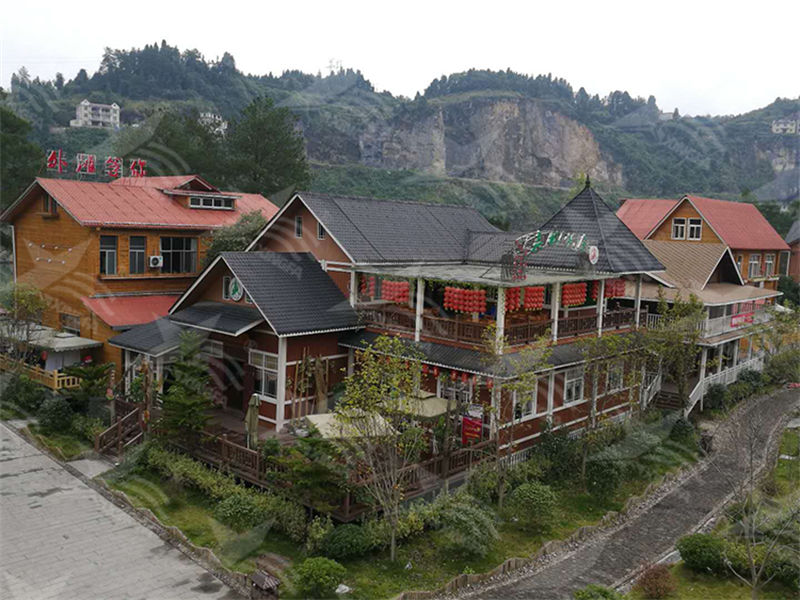 選擇合成樹脂瓦，為南方屋頂雨季防水護航